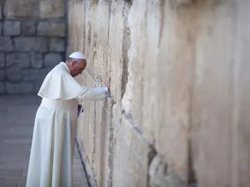 El Papa Francisco, en el Muro de las Lamentaciones El Papa Francisco, en el Muro de las Lamentaciones