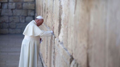 El Papa llama a la paz en su visita al Muro de las Lamentaciones