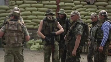 Separatistas prorrusos toman el aeropuerto de Donetsk y suspenden los vuelos