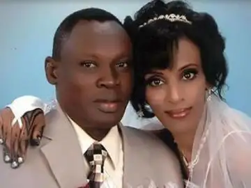 Foto de la boda de Mariam Yahya y su marido Foto de la boda de Mariam Yahya y su marido