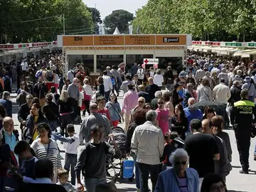 Vista general de la Feria del Libro de Madrid Vista general de la Feria del Libro de Madrid