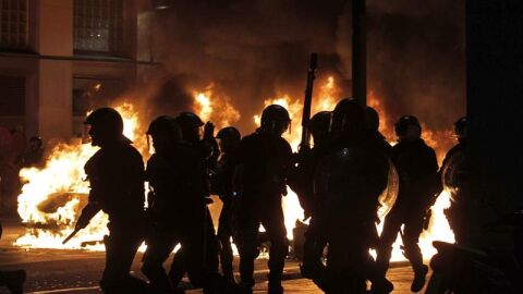 Los Mossos d'Esquadra hacen frente a los incidentes por Can Vies