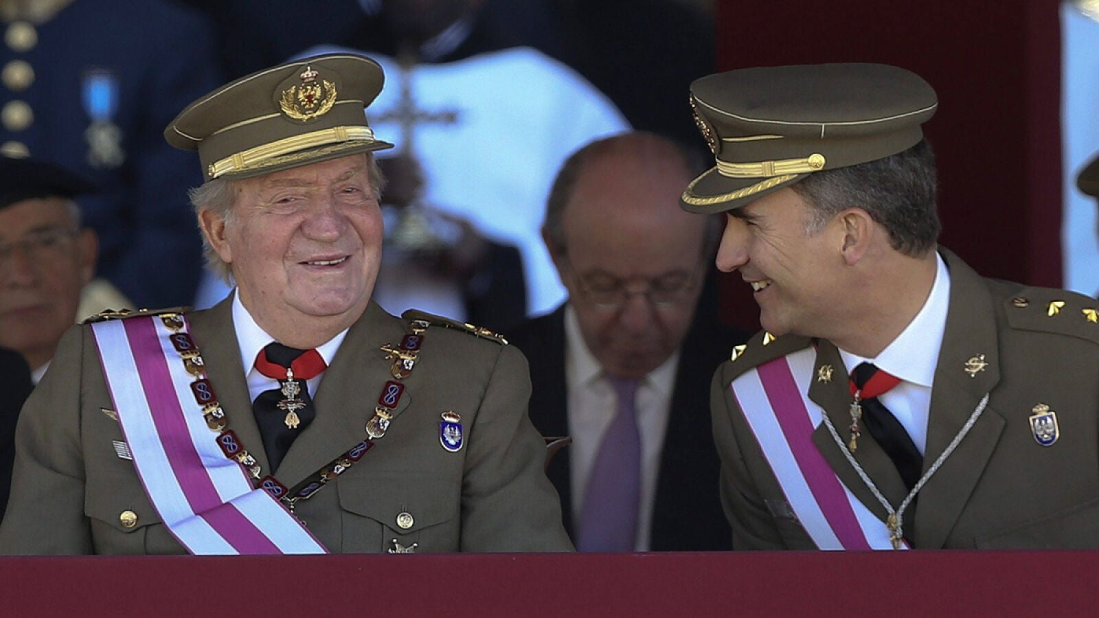 El Rey y el Príncipe presiden juntos un acto en el Escorial tras el anuncio de la abdicación