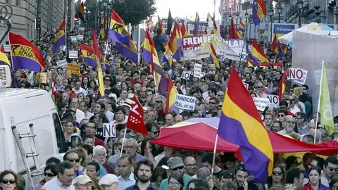 Manifestación a favor de la consulta sobre la monarquía Manifestación a favor de la consulta sobre la monarquía
