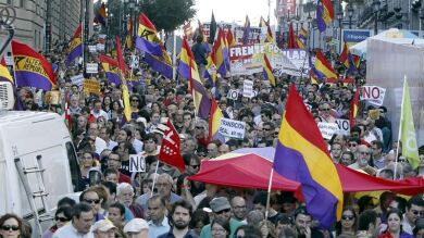 Unas 2.000 personas piden en Madrid un referéndum sobre la monarquía