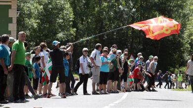 Una cadena humana en favor del derecho a decidir une Pamplona y Durango