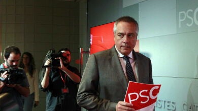 Pere Navarro anuncia su dimisión como líder de los socialistas catalanes
