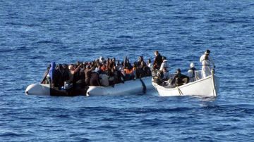 Inmigrantes rescatados en las costas italianas
