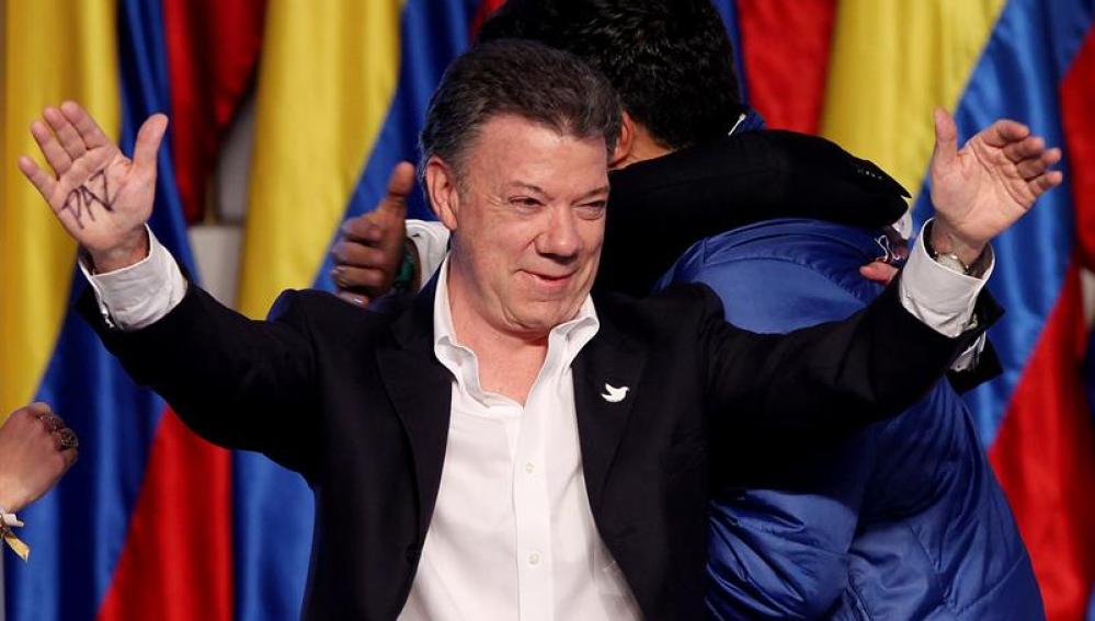 Juan Manuel Santos celebra su reelección