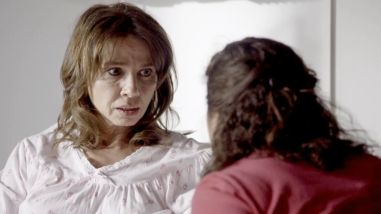 Enrique se ofrece a ayudar a Fernanda
