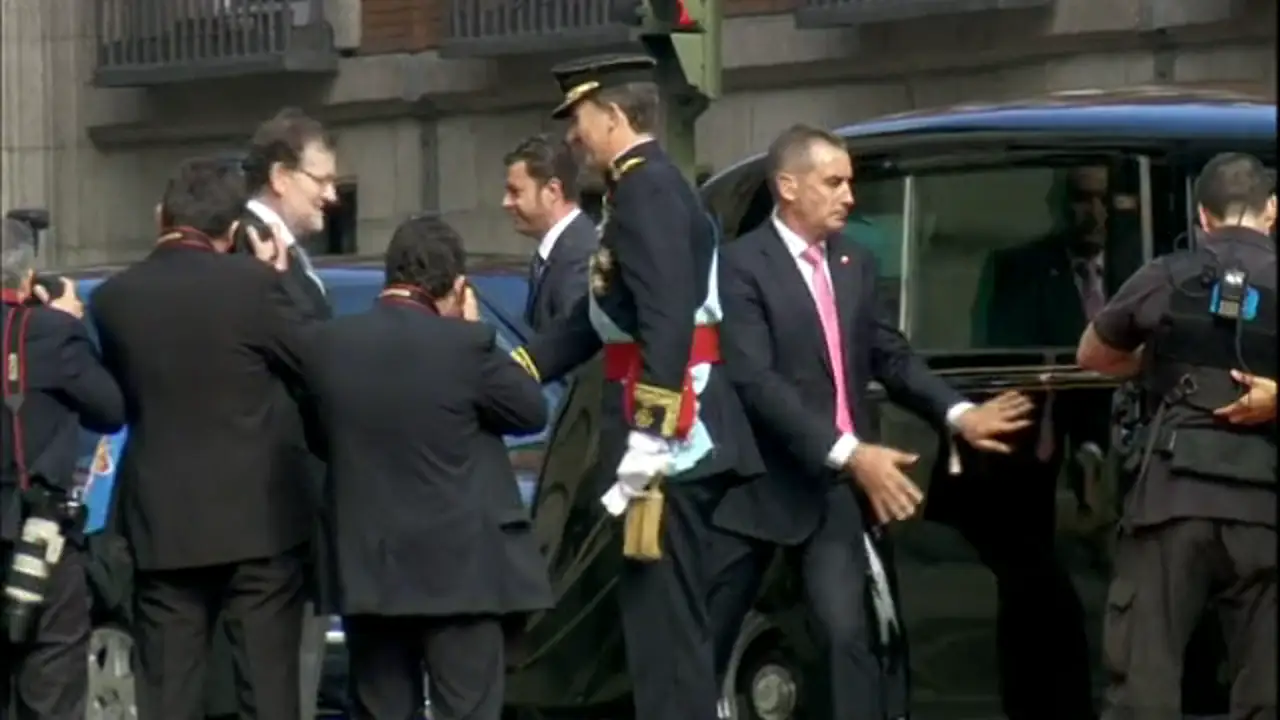 Los tres ejércitos y la Guardia Civil rinden honores al Rey Felipe VI