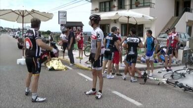 Una furgoneta arrolla a ocho ciclistas en Pontevedra