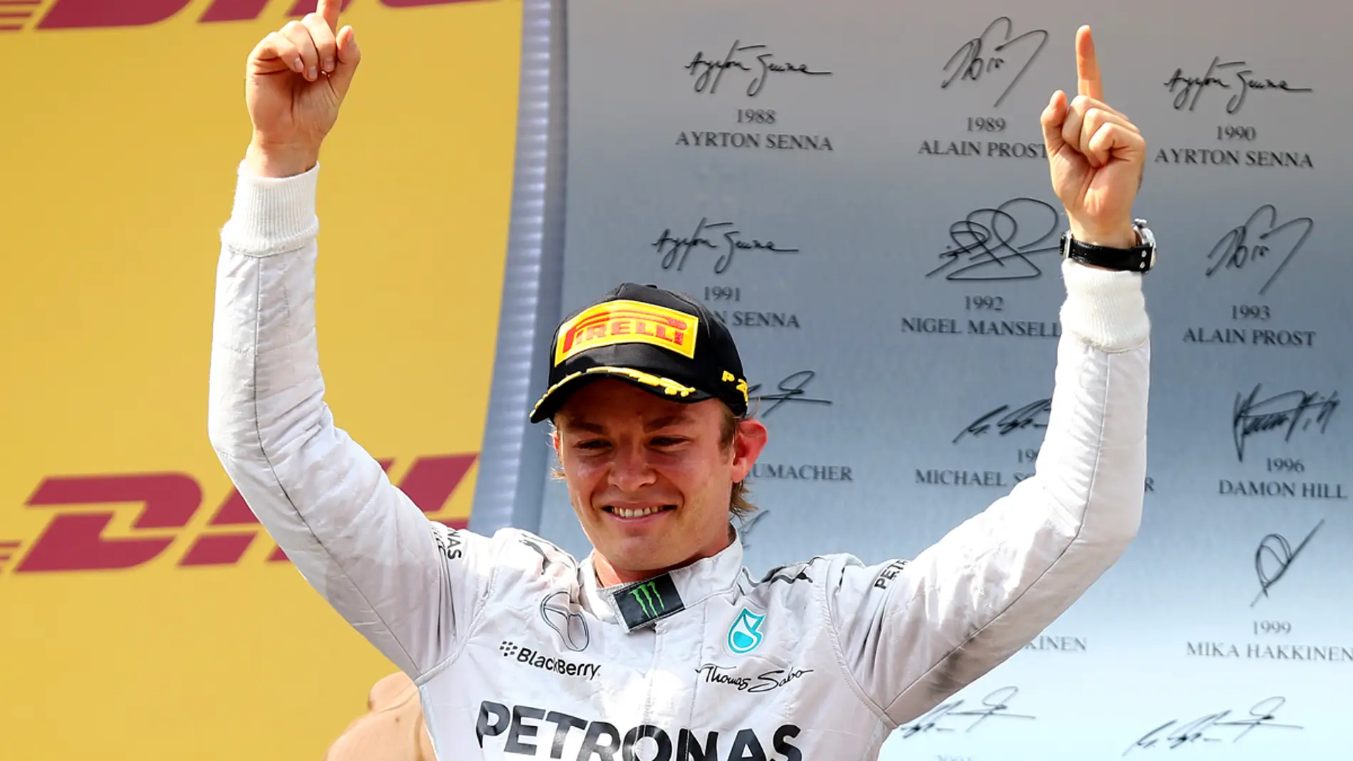 Rosberg celebra la victoria en el podio
