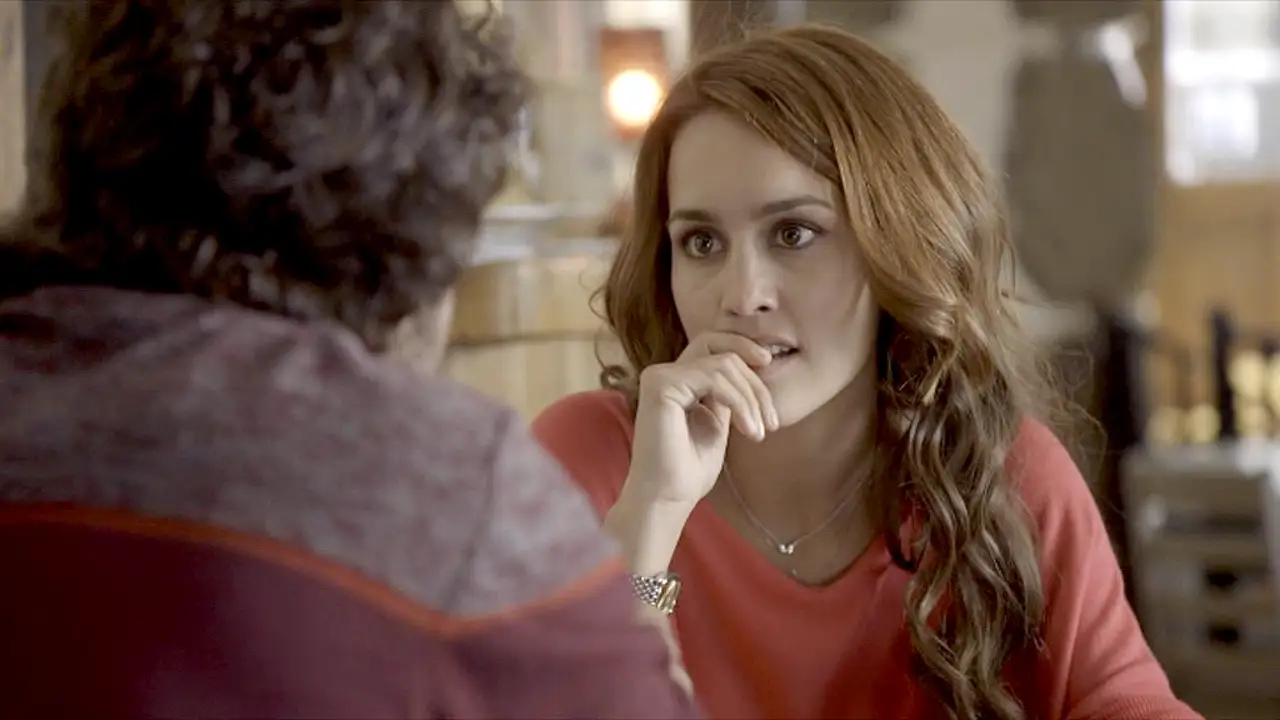 María se siente traicionada por Juan