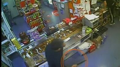 Atraca una tienda de Alicante armado con un cuchillo de grandes dimensiones