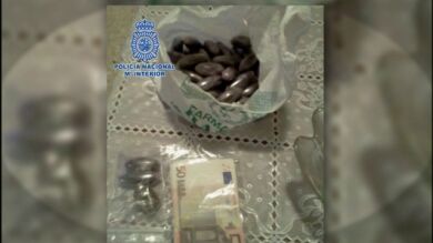 Detenido el conserje de un colegio, su mujer y su hijo por vender droga a alumnos