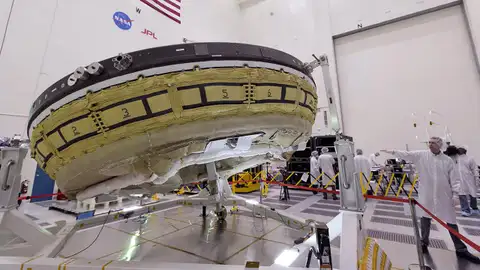 La NASA pone a prueba un "platillo volante" que podría llevar humanos a Marte La NASA pone a prueba un "platillo volante" que podría llevar humanos a Marte