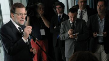  El presidente del Gobierno, Mariano Rajoy, comparece ante los medios de comunicación
