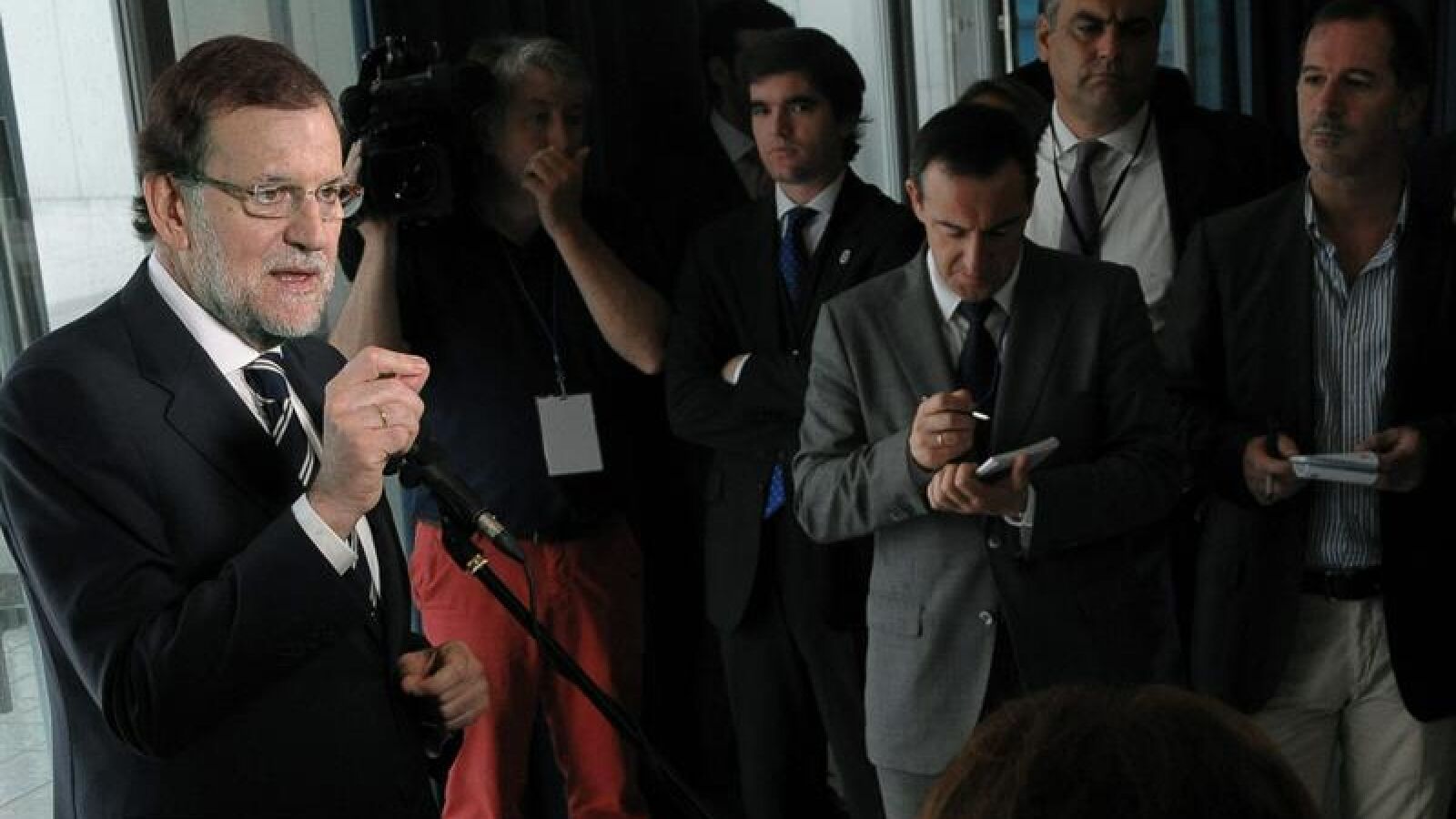 Rajoy dice que un andaluz puede vivir con un corazón de catalán gracias al trasplante