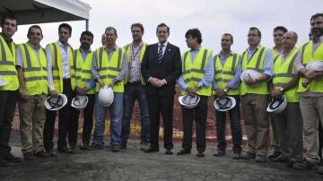 Rajoy con un grupo de trabajadores del Canal