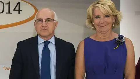 El director del Campus FAES, Javier Zarzalejos (2d) y la presidenta del PP de Madrid, Esperanza Aguirre El director del Campus FAES, Javier Zarzalejos (2d) y la presidenta del PP de Madrid, Esperanza Aguirre