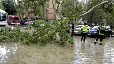 La tormenta deja Calatayud abnegada de agua y 19 provincias en alerta