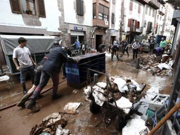 Labores de limpieza en Elizondo