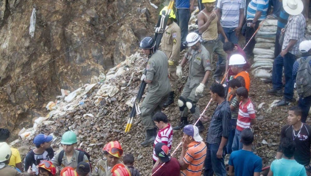 Trabajos de rescate en la mina