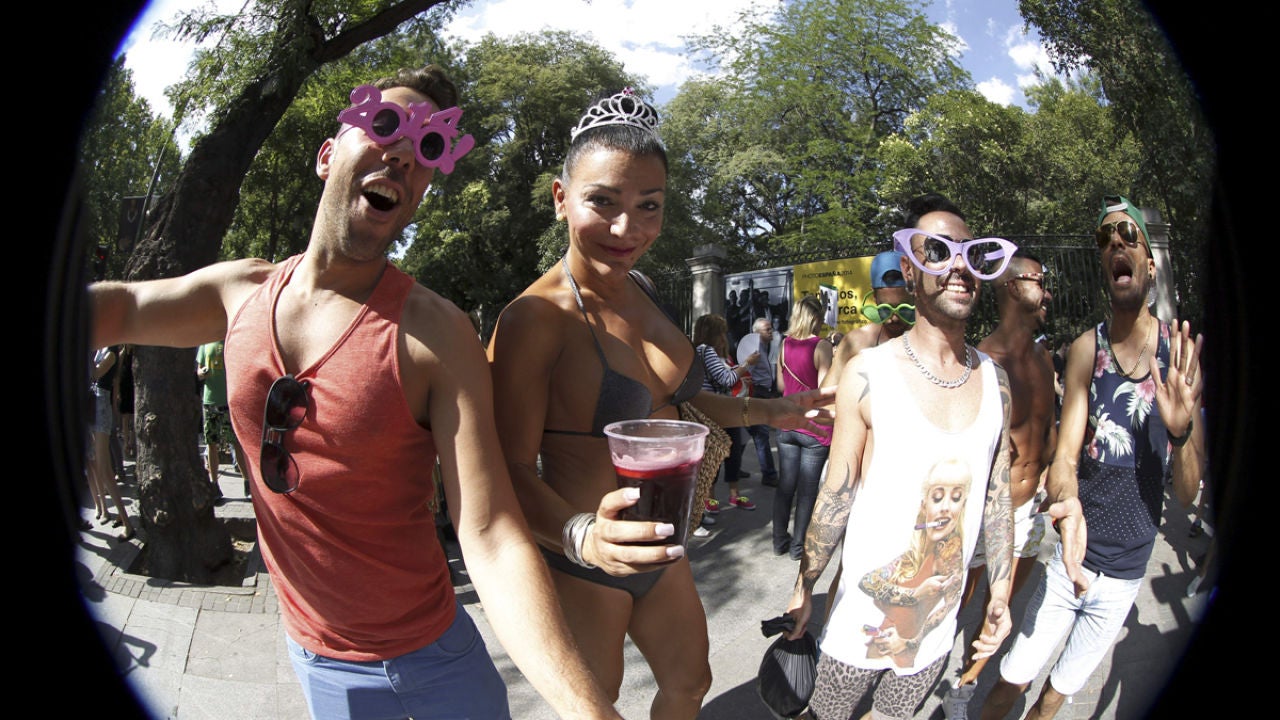 Decenas de miles de personas celebran en Madrid el Día del Orgullo Gay
