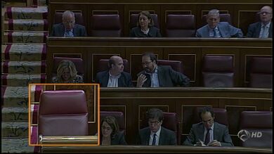 Rajoy ofrece diálogo a la oposición para aprobar medidas de regeneración democrática