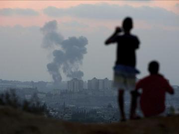 Continúan los bombardeos en la frontera de Gaza
