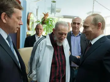 Fidel Castro se reúne con Putin Fidel Castro se reúne con Putin