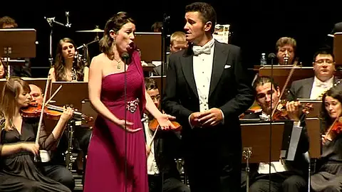 Piotr Beczala y Erika Grimaldi, durante su actuación en Perelada Piotr Beczala y Erika Grimaldi, durante su actuación en Perelada