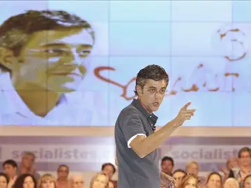 Madina durante el acto celebrado con la militancia socialista catalana para dar a conocer su proyecto. Madina durante el acto celebrado con la militancia socialista catalana para dar a conocer su proyecto.