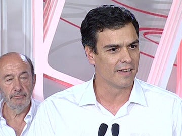 Pedro Sánchez habla en Ferraz