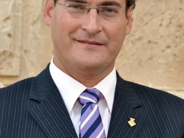 Pere Font de CiU imputado y nuevo alcalde de Torredembarra Pere Font de CiU imputado y nuevo alcalde de Torredembarra