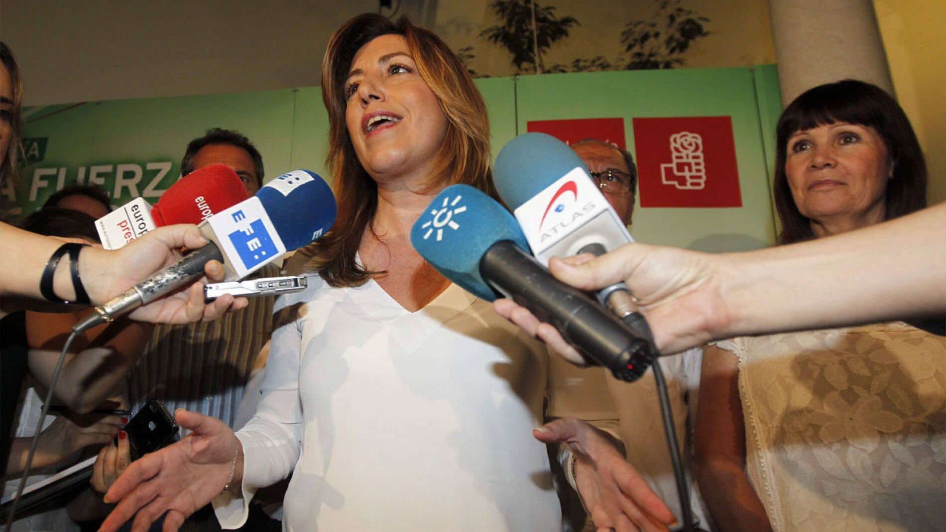 Susana D&iacute;az comparece ante los medios