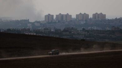 El ejército israelí bombardea la Franja de Gaza en respuesta a disparos desde Palestina
