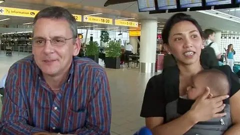 La familia británica que se salva del avión de Malaysia AIirlines La familia británica que se salva del avión de Malaysia AIirlines