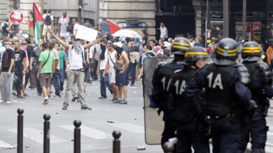 Disturbios en París entre Policía y propalestinos en una manifestación contra Israel prohibida