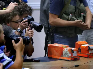 Cajas negras del avión malasio derribado Cajas negras del avión malasio derribado