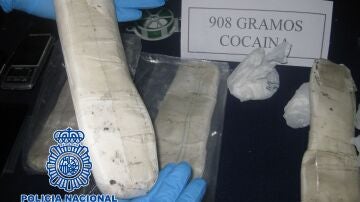 Coca&iacute;na oculta en plantillas de zapatos