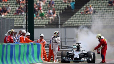 El Mercedes de Hamilton ardió en Q1: 