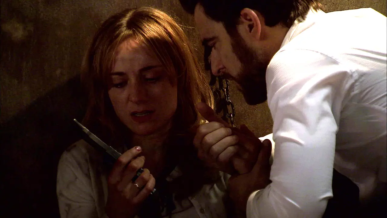 Diego rescata a Valeria