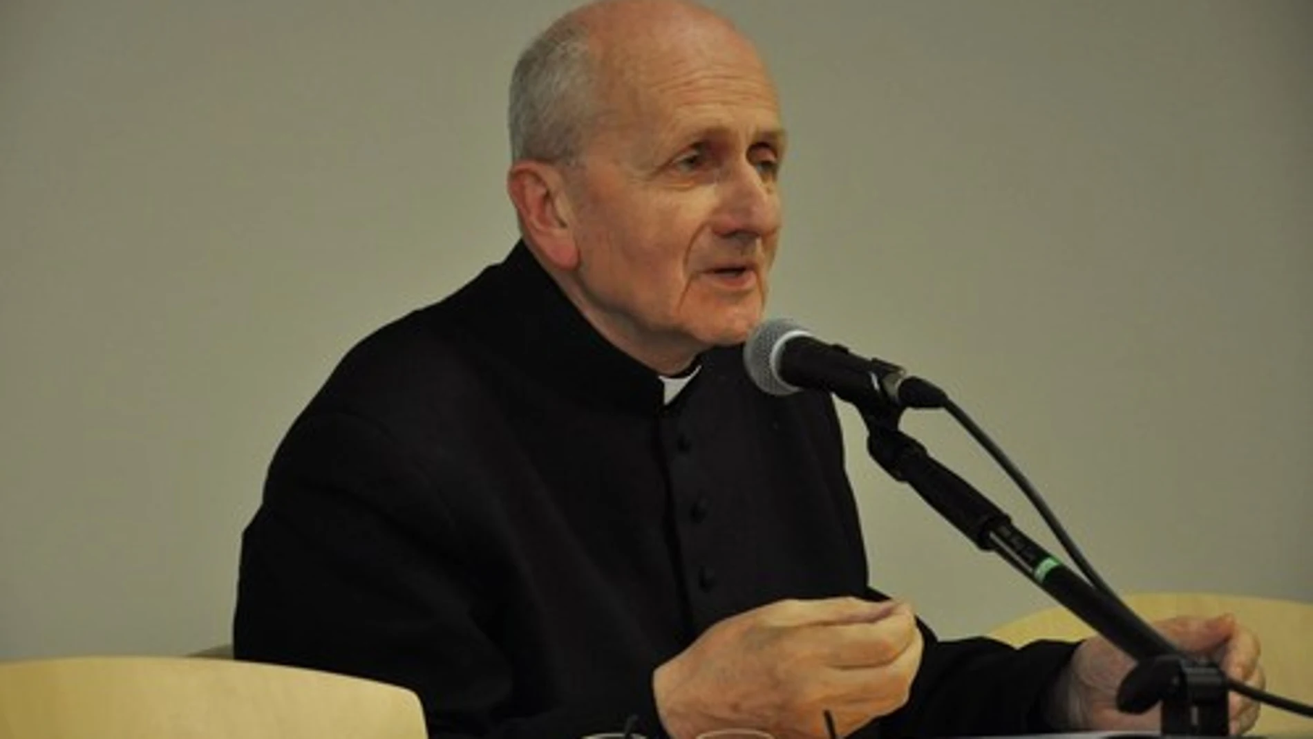 El sacerdote polaco Marian Rajchel