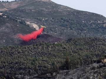 Dron trabajando en la extinción del fuego en Huelva
