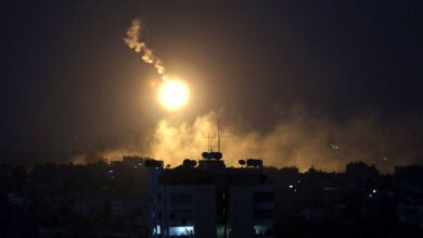 Israel reanuda los ataques sobre Gaza en respuesta al lanzamiento de cohetes