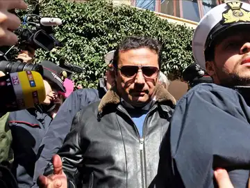Schettino ante los medios de comunicación Schettino ante los medios de comunicación