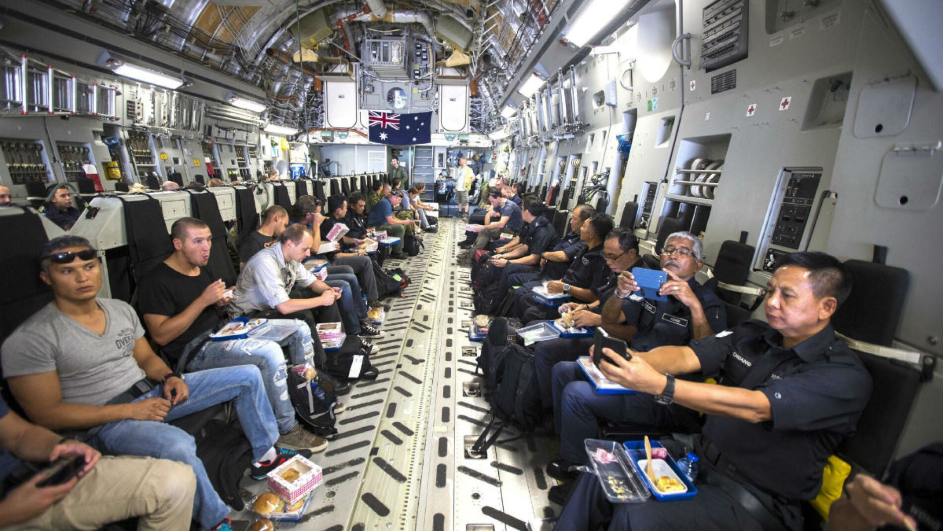 Identifican a 23 v&iacute;ctimas del avi&oacute;n MH17