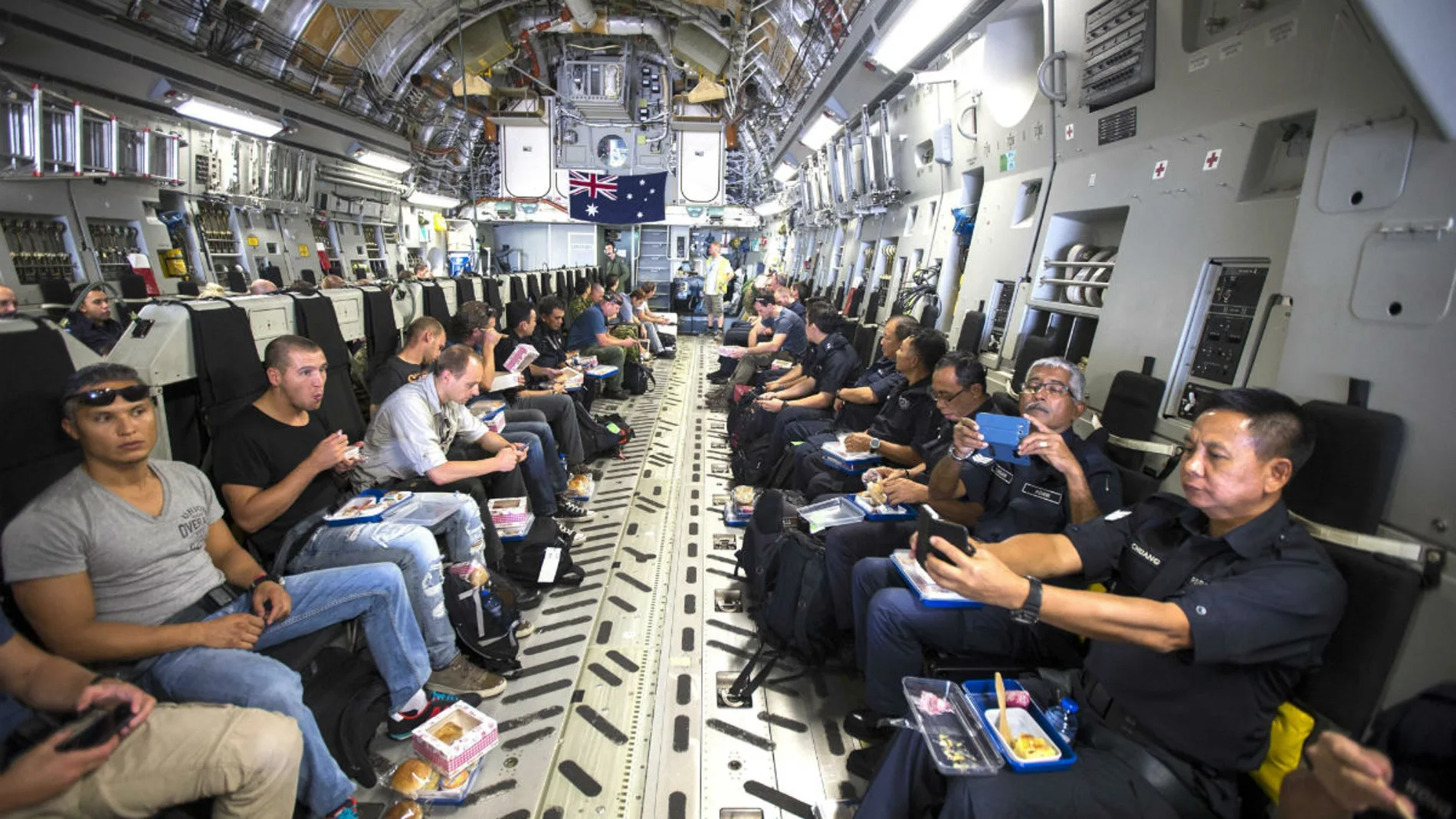 Identifican a 23 víctimas del avión MH17 Identifican a 23 víctimas del avión MH17